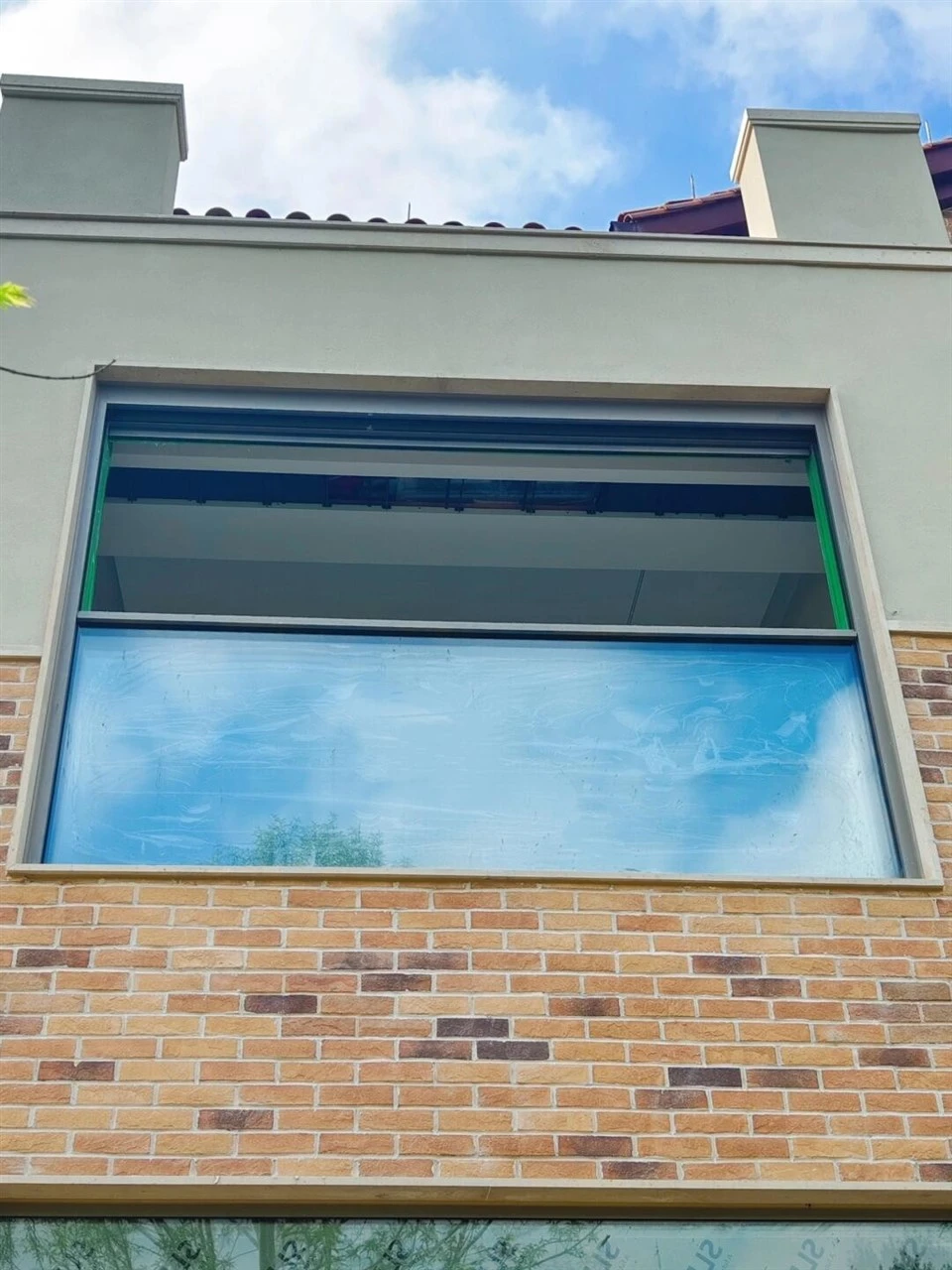 Gas Lifting Window